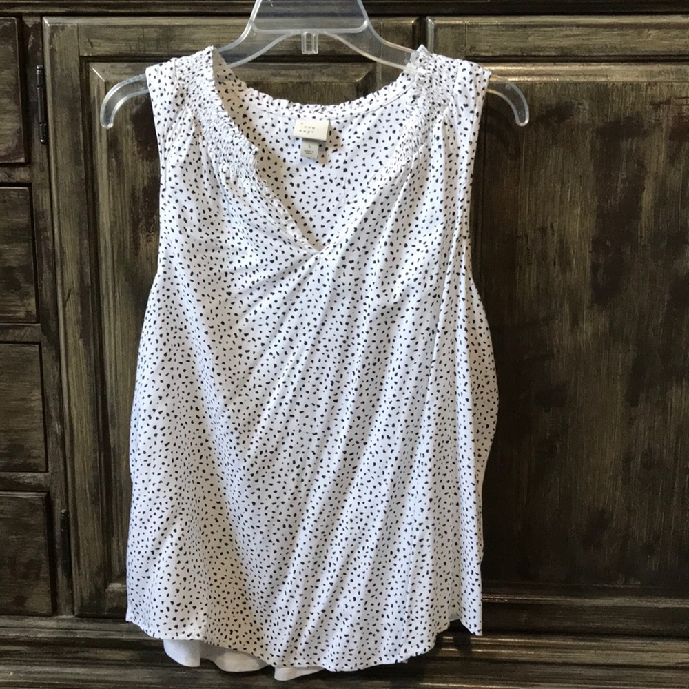 Women’s sleeveless blouse